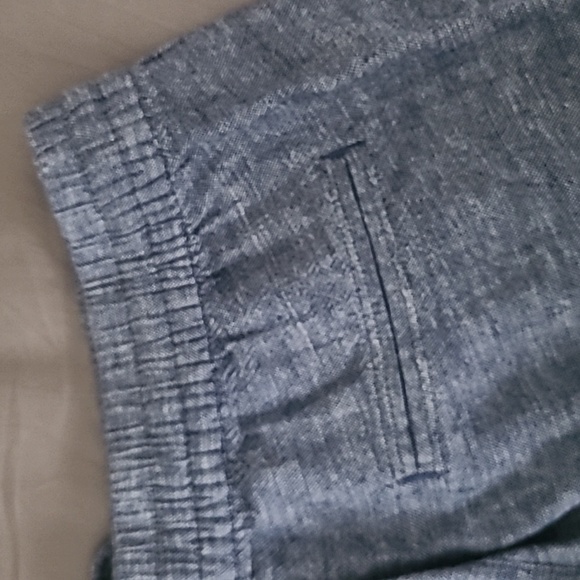 Old Navy Linen Shorts - Picture 3 of 4